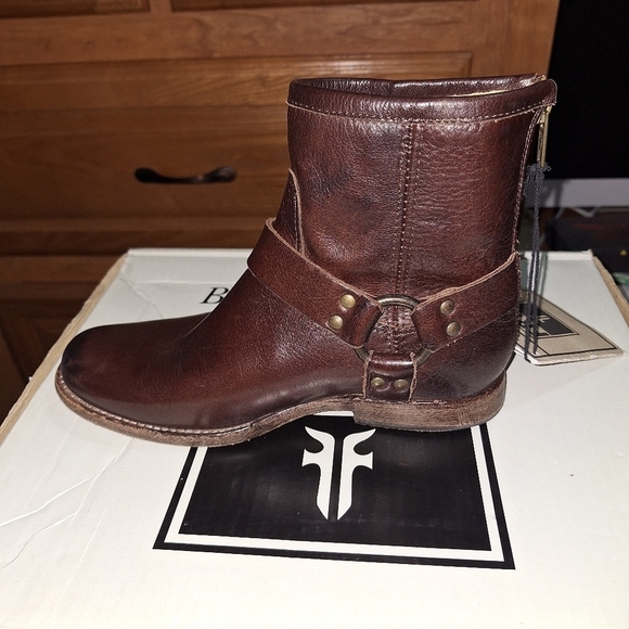 A pair of Frye Phillip Harness dark brown ankle boots in a women's size 6. EUC - Picture 11 of 14